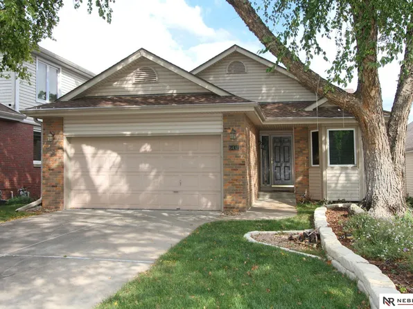 6432 Westminster Ct, Lincoln, NE 68510