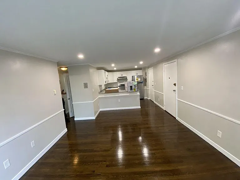 520 Talbot Ave #8 — Photo 5