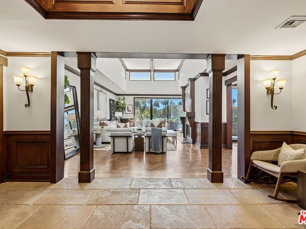 450 N Maple Dr APT 501, Beverly Hills — photo 1