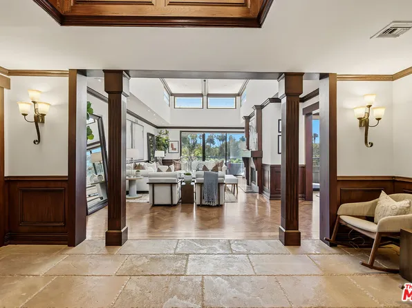 450 N Maple Dr APT 501, Beverly Hills, CA 90210