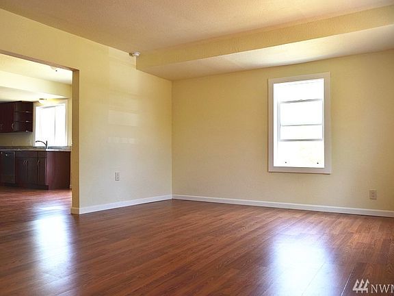 3rd image of 9018 Portland Ave E
