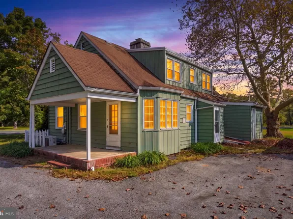 81 N Greenwich St, Alloway, NJ 08001