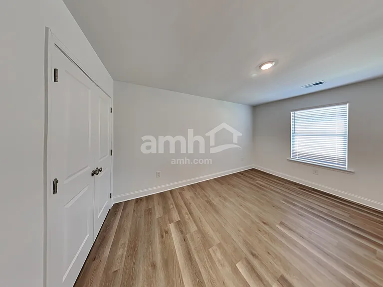 1048 Highland St — Photo 28