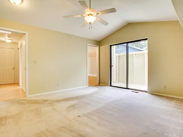 8590 SW Indian Hill Ln — Photo 6