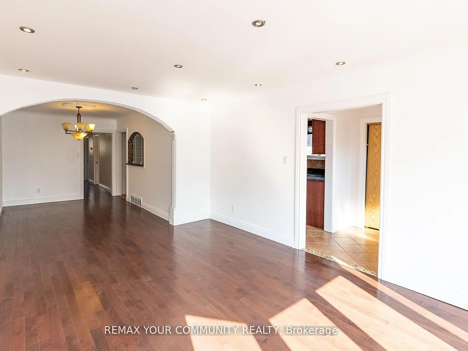 3 bed, $2,975 — Photo 3