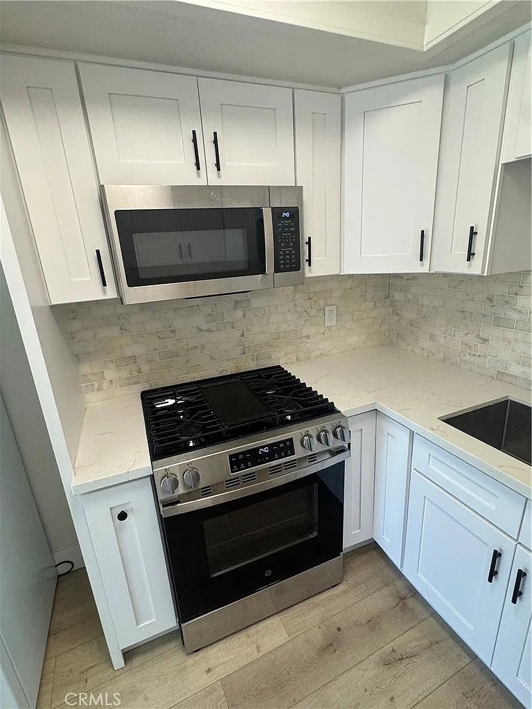 1 bed, 700 sqft, $2,295 — Photo 3