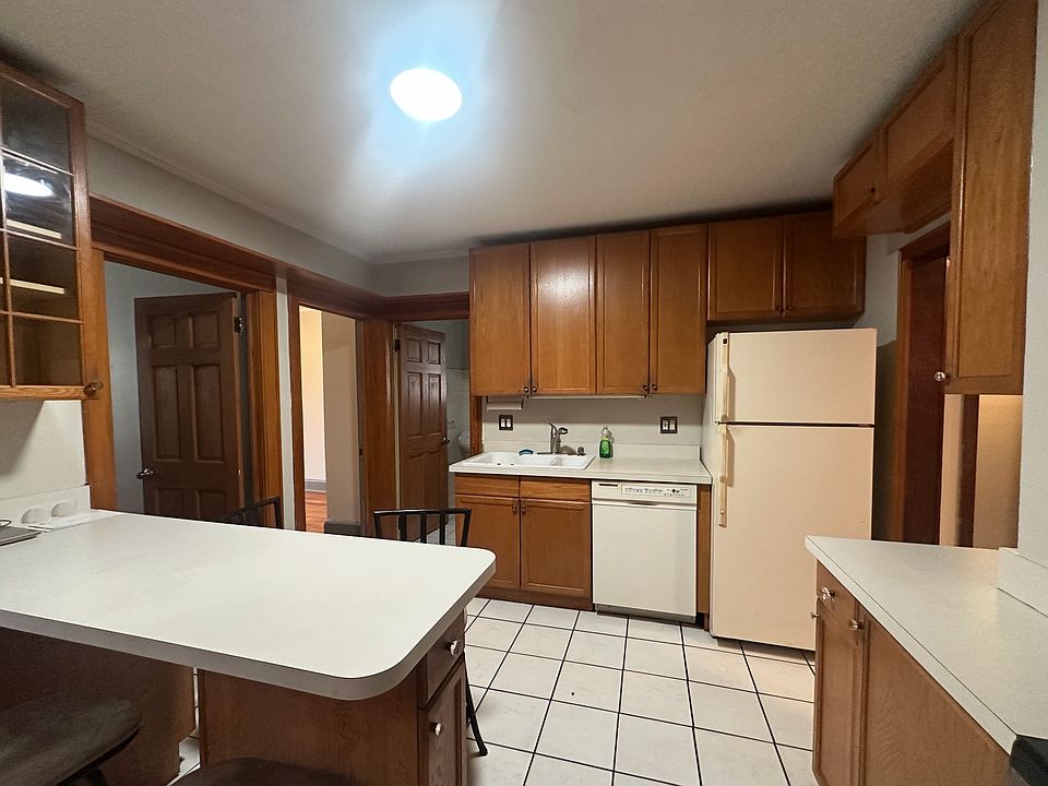 1st image of 125-01 9th Ave #1