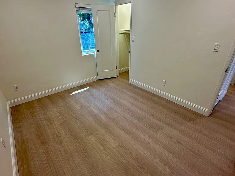 435 Branch St — Photo 7
