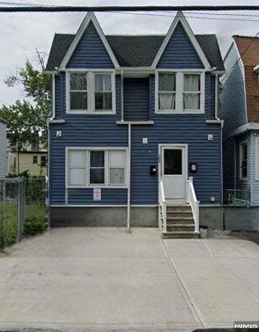 1st image of 202 N 11th St