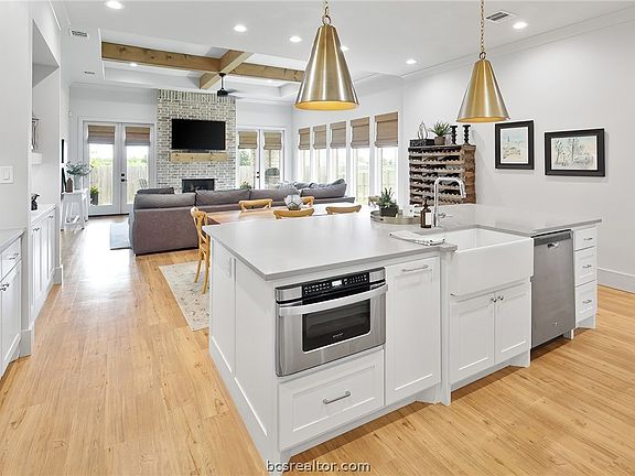 2nd image of 1330 Crystal Ln