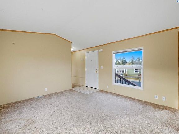 4th image of 260 NW Golden Hills Dr Space 43