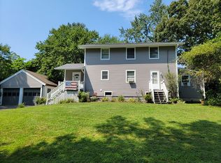 7 Buckingham Dr, Southwick, MA 01077