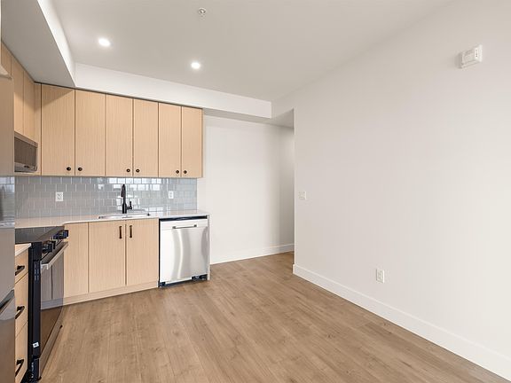 4th image of 32528 Simon Ave #208