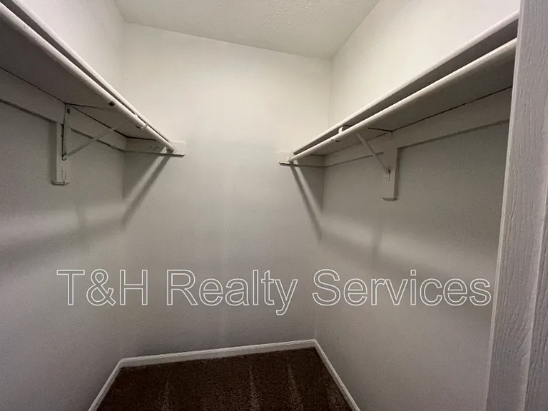 6528 Adamson Ct — Photo 15