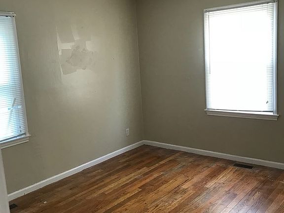 3rd image of 5106 W 51st St