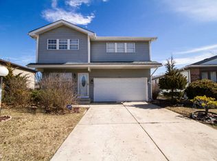 18057 Idlewild Dr, Country Club Hills, IL