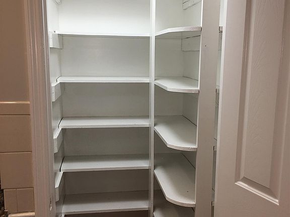 5th image of 107 Cedar Forest Dr