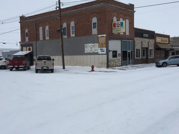 102 E 2nd St, Laurel, NE 68745