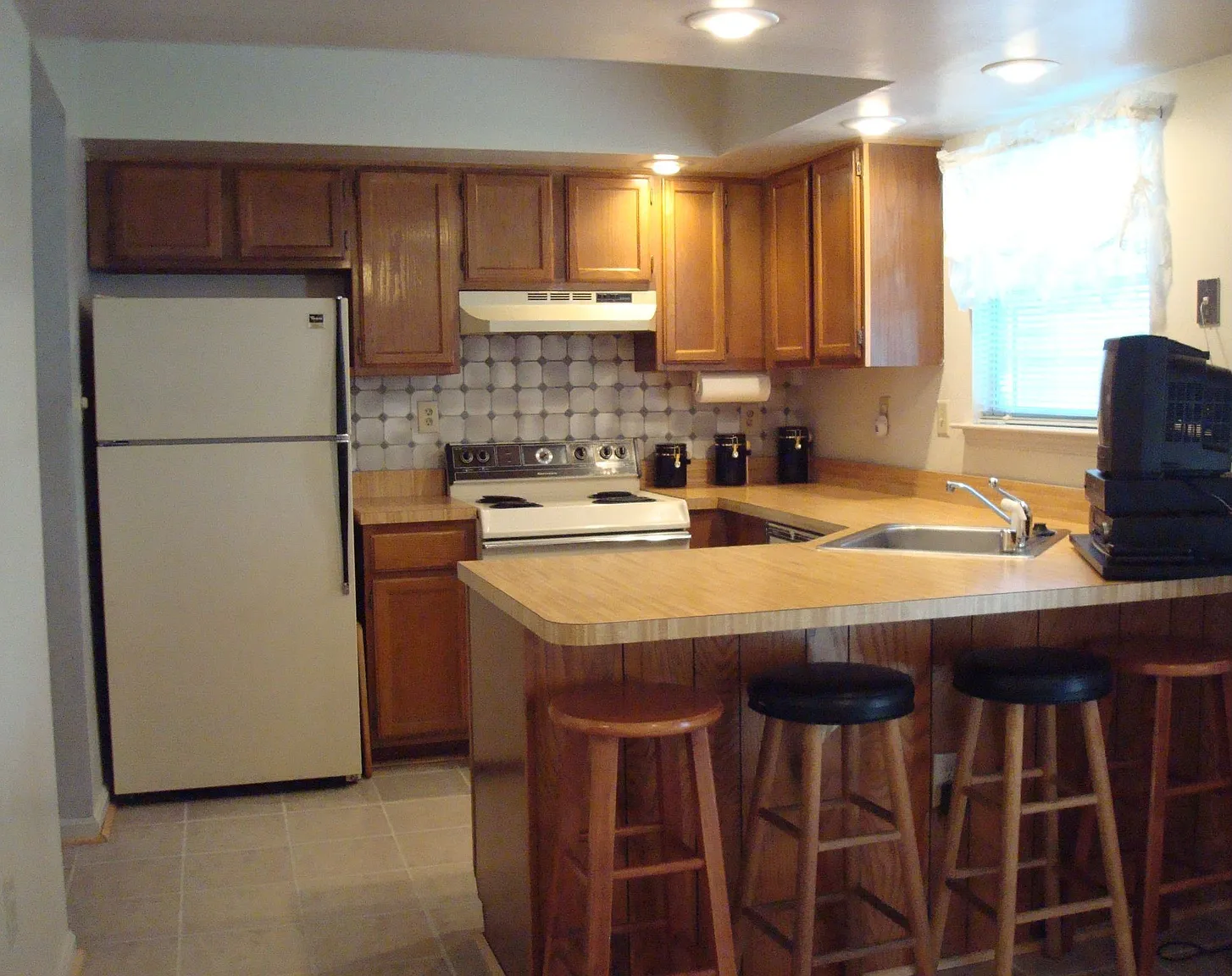 4135 Bluebird Dr photo 1