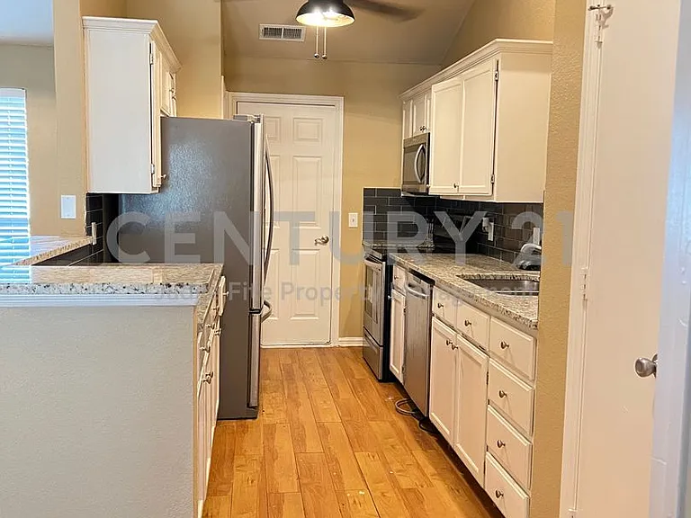631 Stagecoach Dr — Photo 8