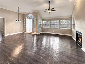 3 bed, 2.0 bath, 1854 sqft, $1,800 — Photo 2