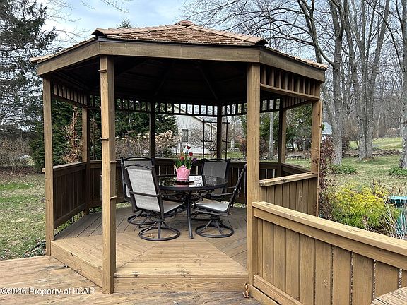 4th image of 18 Louise Rd