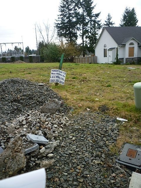 2nd image of 10605 NE 78th St