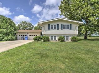 205 Francis Dr, Decatur, IL 62522