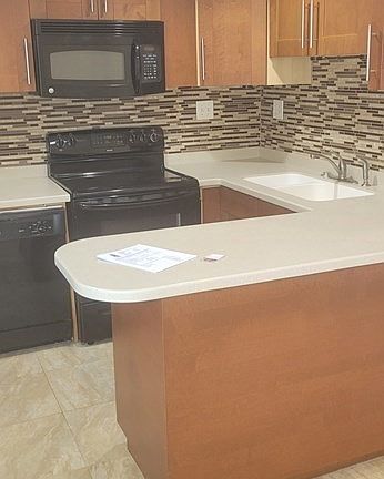 2nd image of 15 Jones Ter APT 4