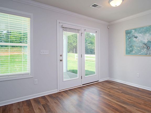 2nd image of 423 Lundby Dr