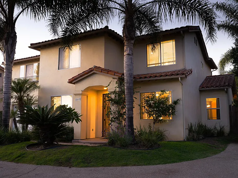15935 W Archwood Ln — Photo 30