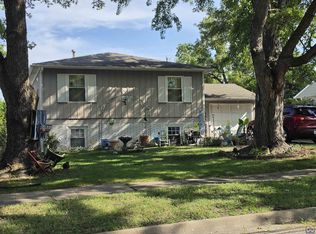 5124 SW 32nd Ter, Topeka, KS 66614