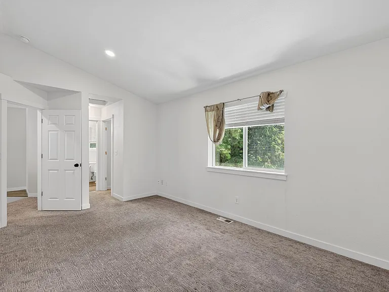 1574 SE Nylace Ln — Photo 31