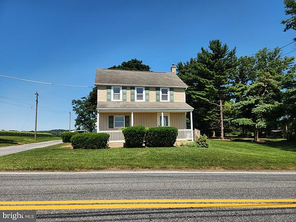 2nd image of 1178 N Penryn Rd