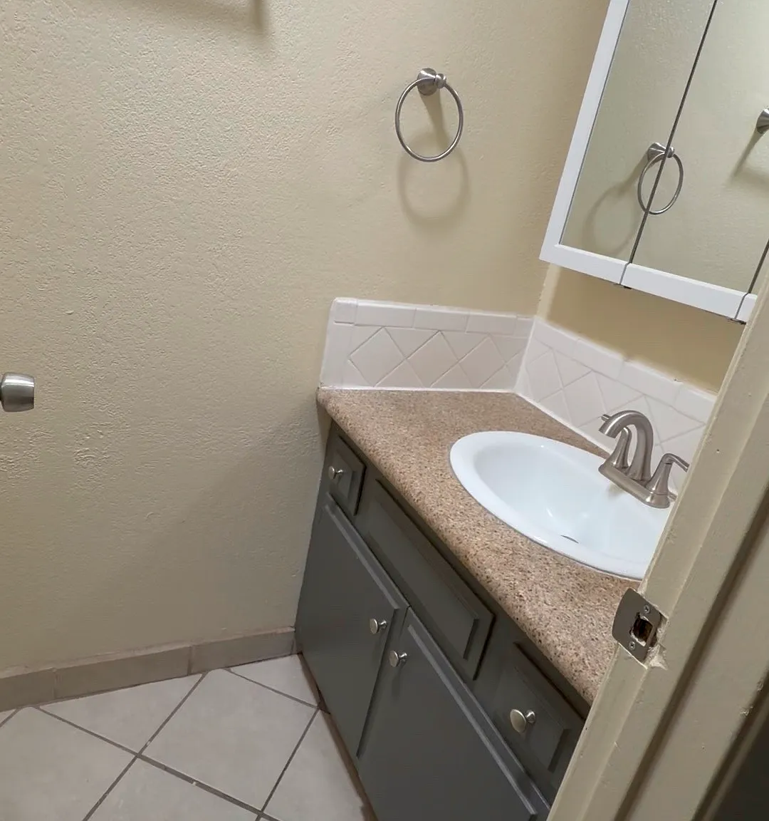 449 Edgewood St — Photo 3