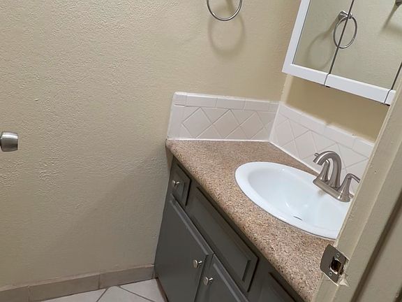 3rd image of 449 Edgewood St APT 1