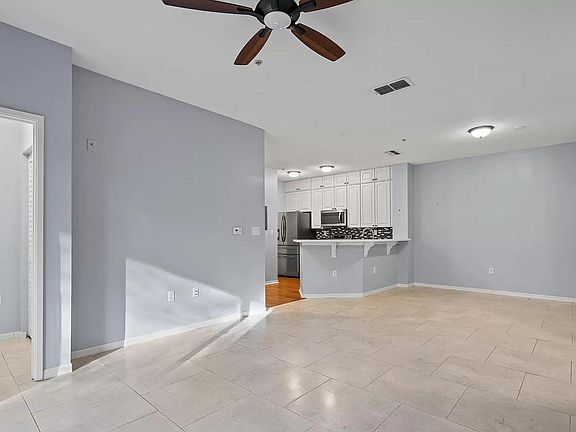 3rd image of 510 Florida Club Blvd APT 107