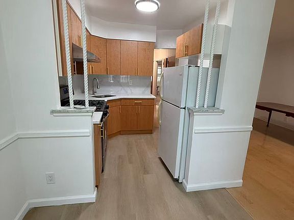 5th image of 143 Bay 41 St #2