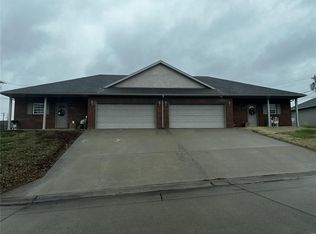 1902 Country Club Pl, Jackson, MO 63755
