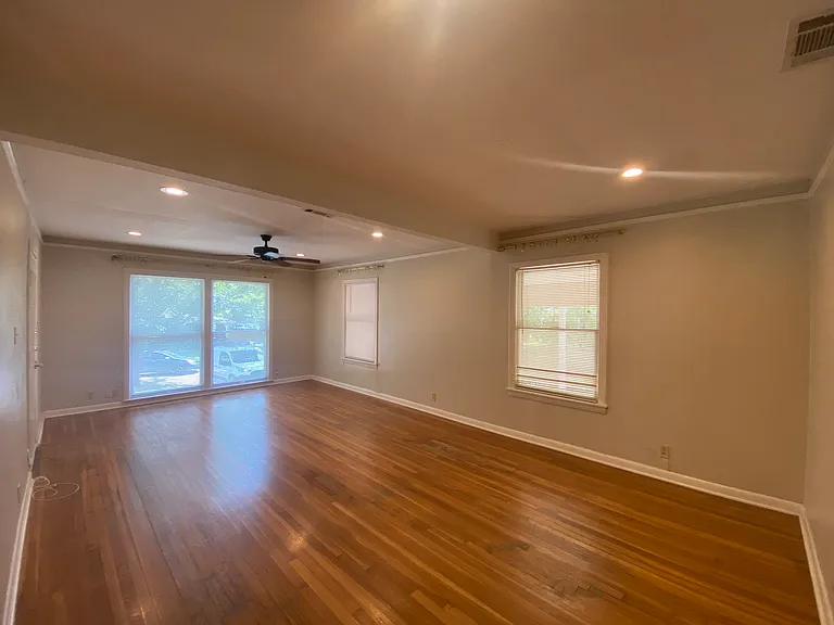 209 Lyman Dr — Photo 9