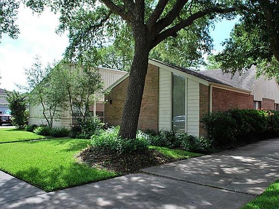2nd image of 16218 Brookvilla Dr