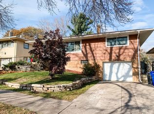 2127 Scenic Pl, Saint Paul, MN 55119