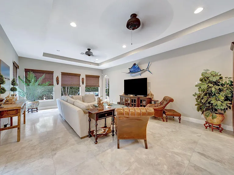 11844 NW 79th Ct — Photo 24