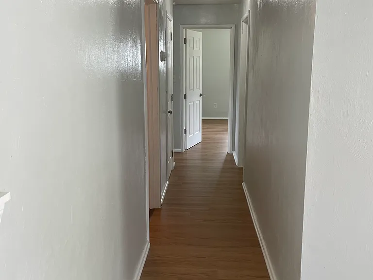 209 Cynthia Dr — Photo 3