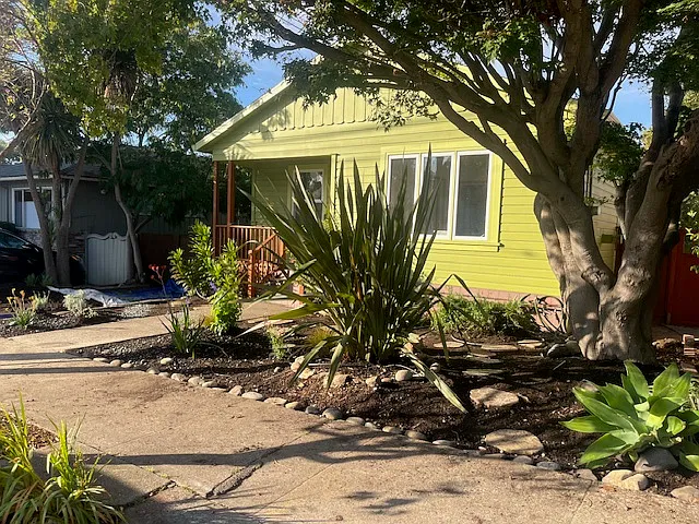 1017 Everett St — Photo 1