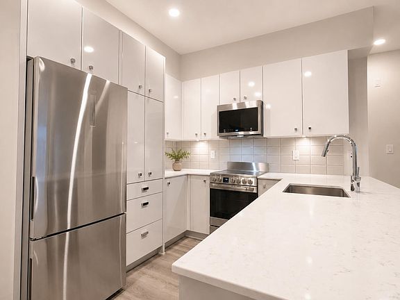 5th image of 10838 Whalley Blvd #502