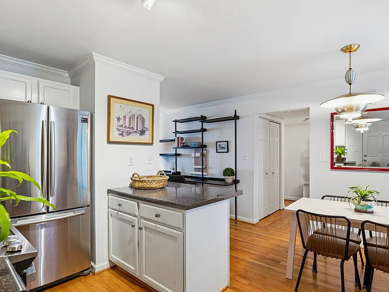 410 Candler Park Dr #B-3 — Photo 9