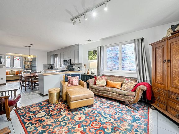 5th image of 3 London Ct