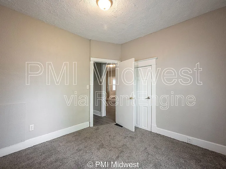 130 N Gladstone Ave — Photo 25