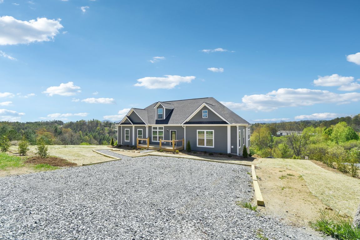 Colby Dr-1604-001